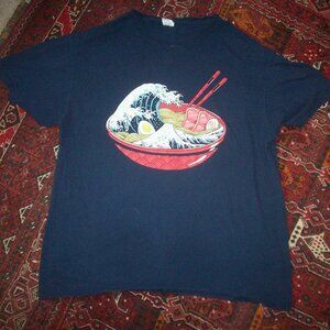 Mens Crew Neck Wave in a Ramen Bowl with Egg & Chop Sticks Cotton T-Shirt Size L